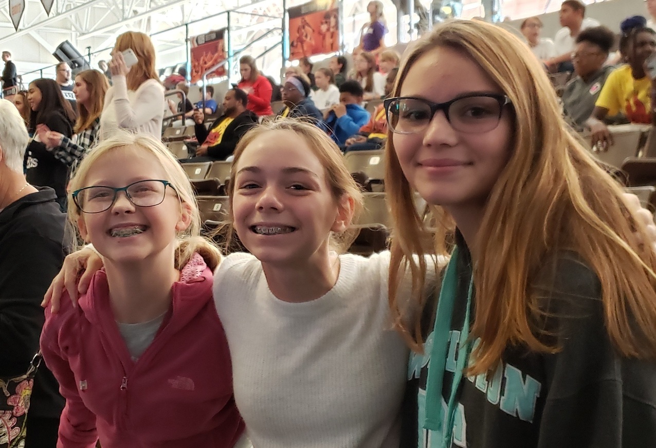 Diocesan middle-schoolers participate in Holy Fire faith experience