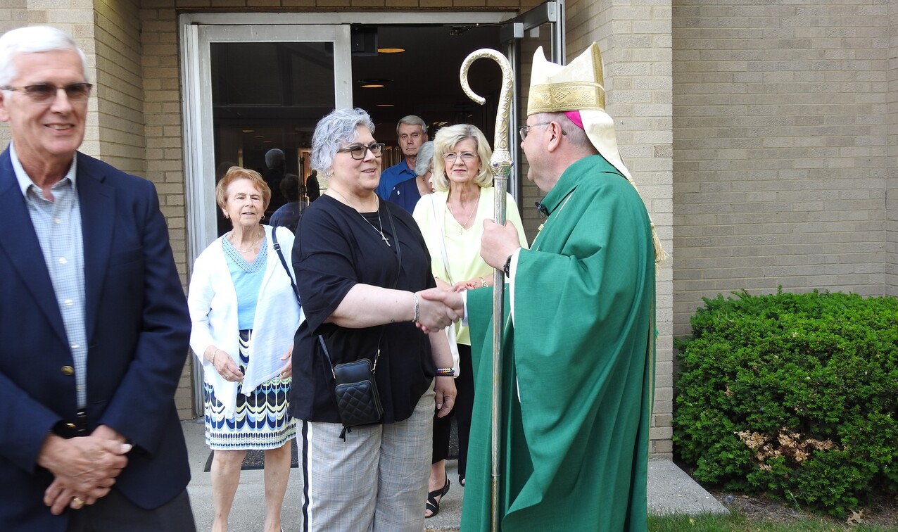 Diocesan Heritage Society welcomes new members at Mass, dinner