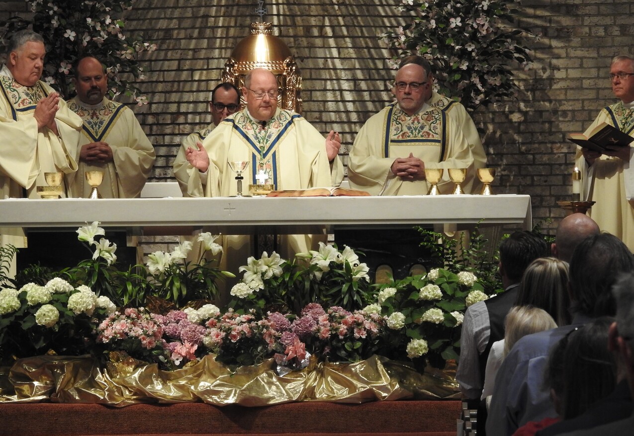 Diaconate community celebrates ordination jubilees at Mass, reception