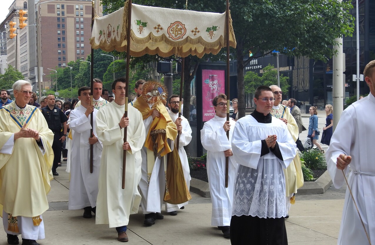 Mass, procession, XLT, mark transition to diocesan Eucharistic Revival
