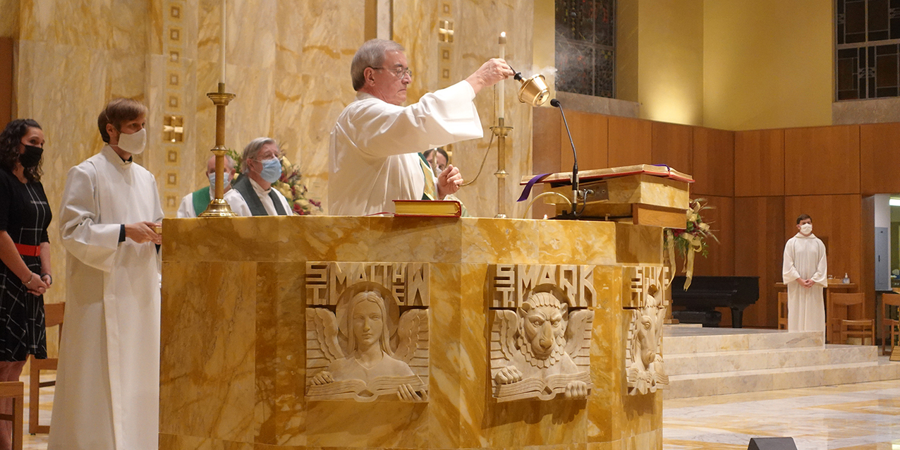 New Gesu pastor urges faithful to ‘stop, wait, trust and believe’