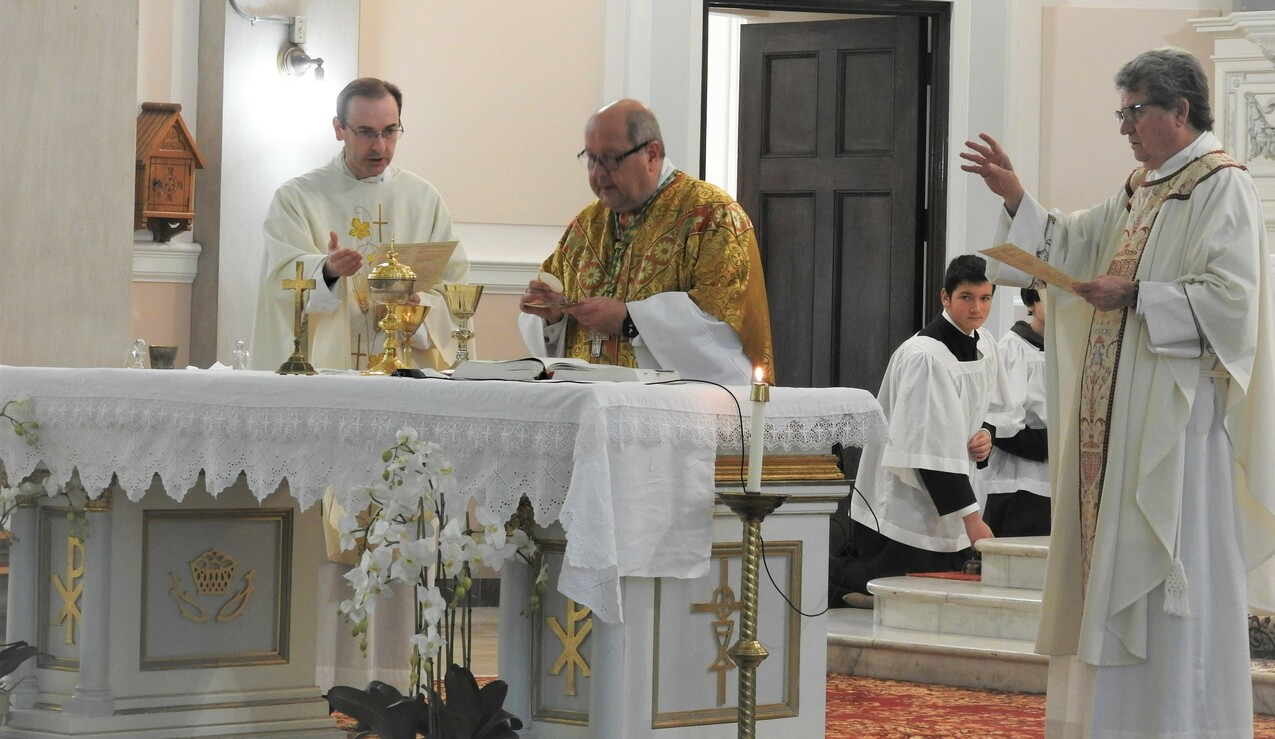 Bishop joins St. Elizabeth of Hungary Parish for triple celebration