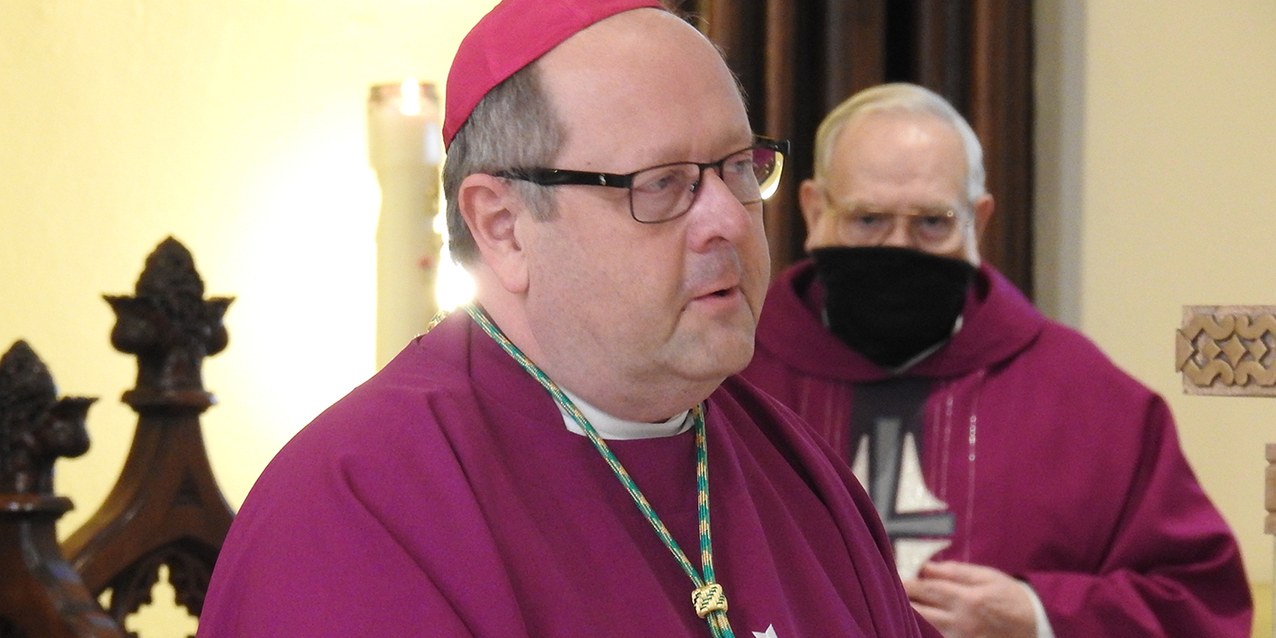Giving of ourselves is following Jesus’ way, bishop tells faithful at Holy Name Parish