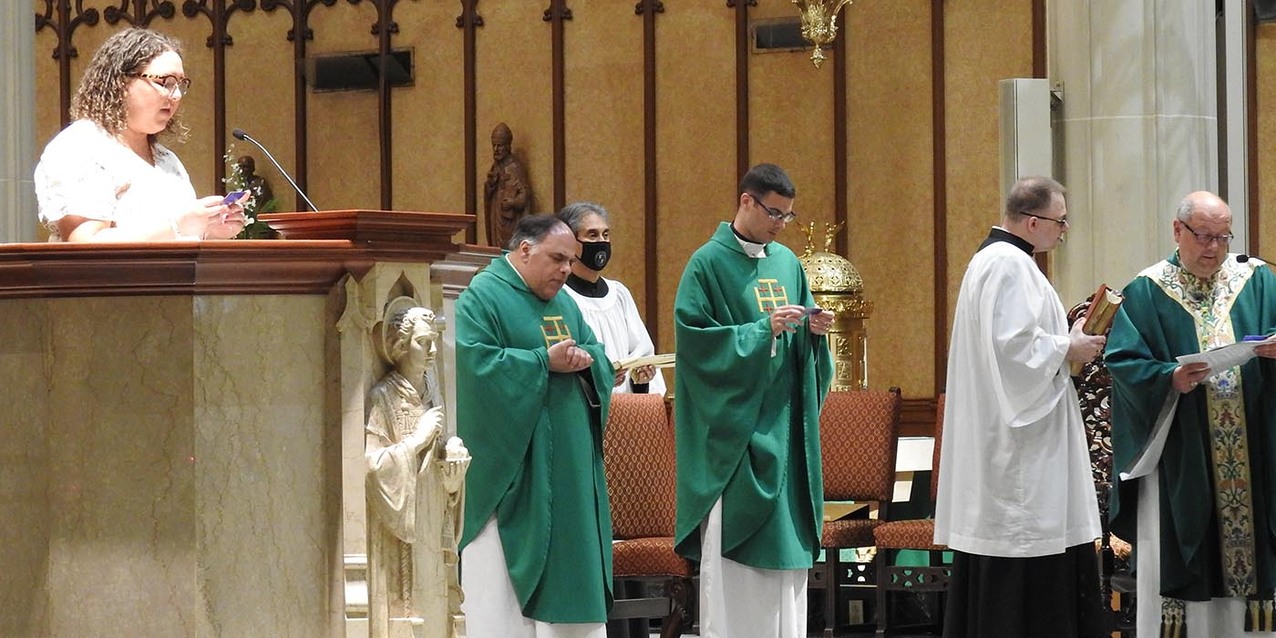 Young Catholic Professionals gather for Mass with bishop, social