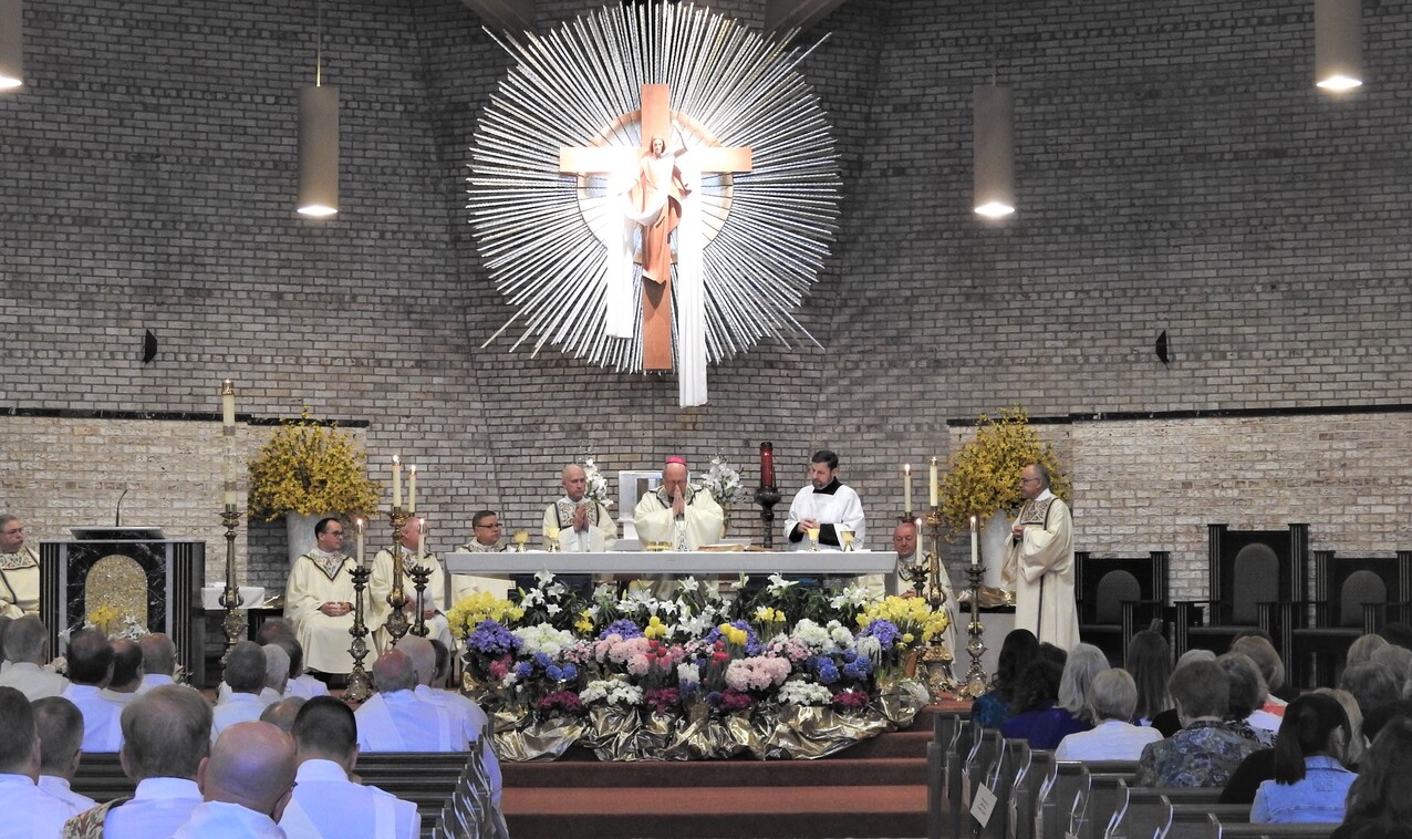 Diaconate community gathers to celebrate ordination anniversaries