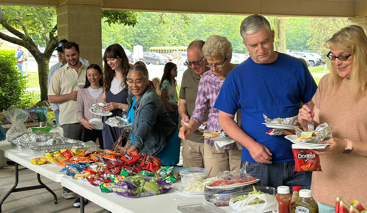 Prayer, procession, Mass, meal highlight teen Jubilee Year pilgrimage