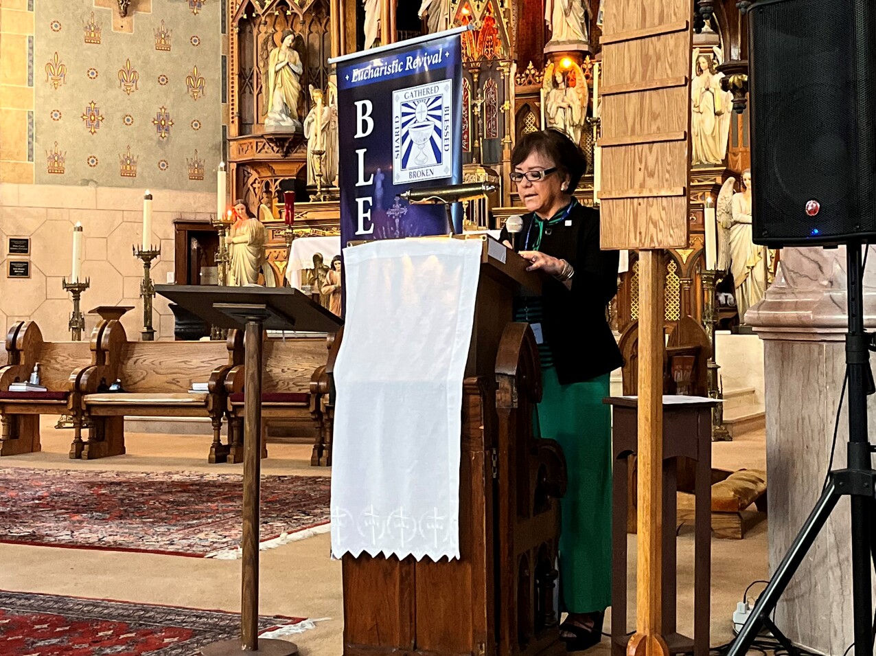 Hispanic catechists receive basic, master certifications at liturgy