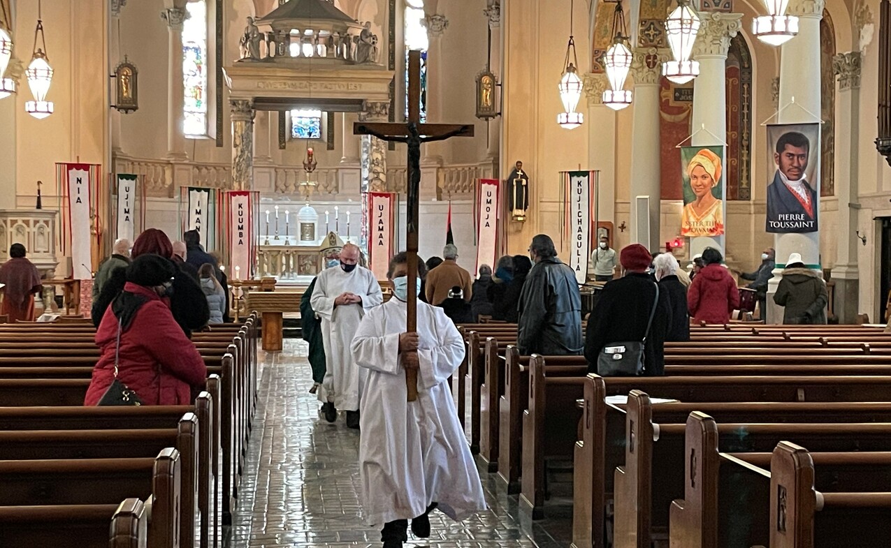 St. Aloysius-St. Agatha Parish welcomes bishop as he celebrates Mass
