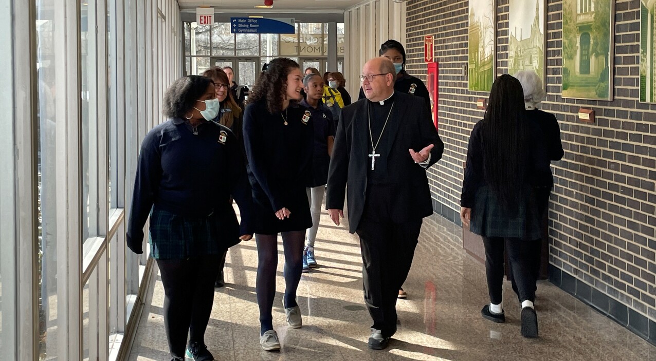 ‘Strive to be saints,’ bishop tells Beaumont School community