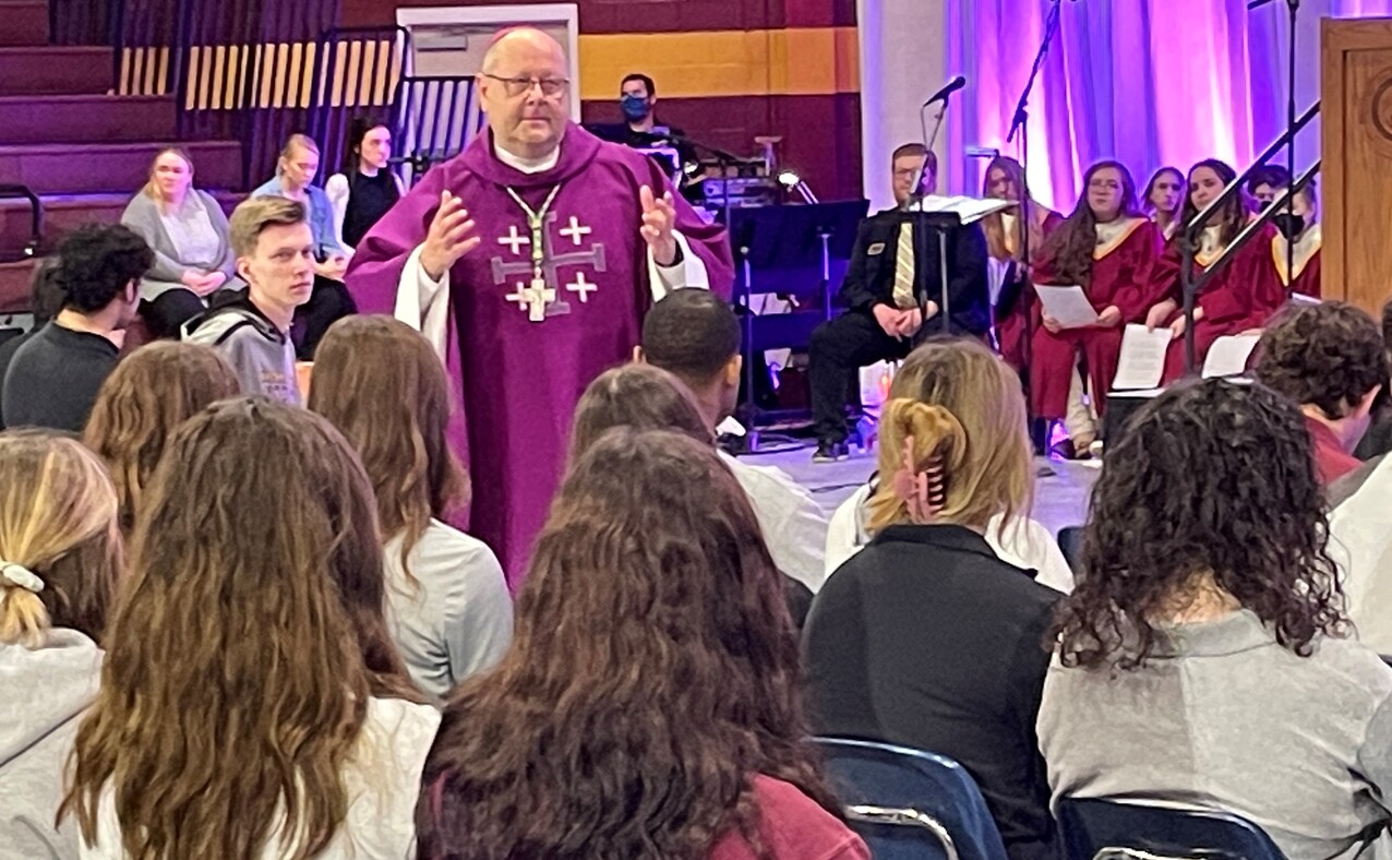 Walsh Jesuit welcomes Bishop Malesic for Mass, tour