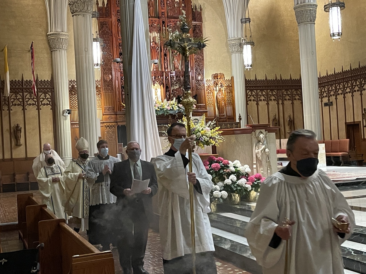 Joyful Easter liturgies celebrate Jesus’ resurrection
