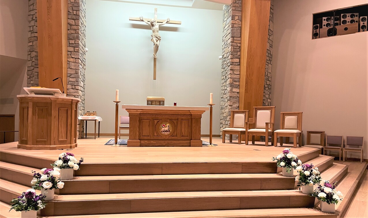 Bishop Woost dedicates new altar at St. Brendan Parish