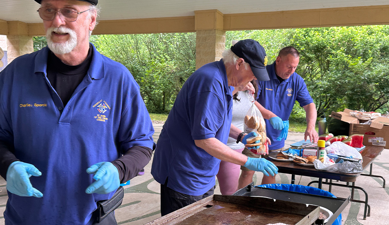 Prayer, procession, Mass, meal highlight teen Jubilee Year pilgrimage