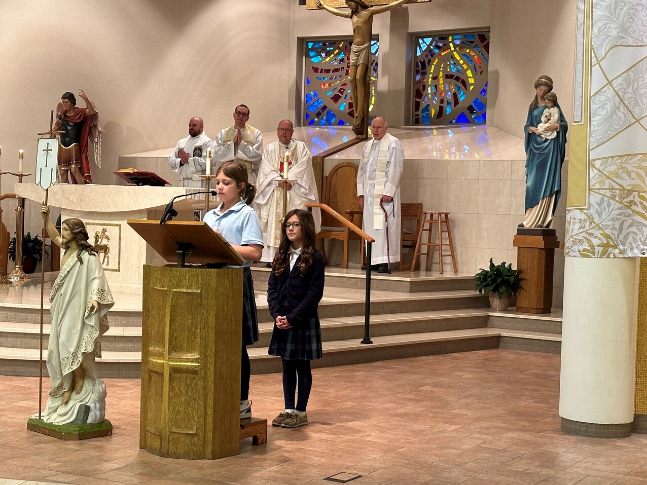 ‘Jesus is our light,’ bishop tells St. Michael students