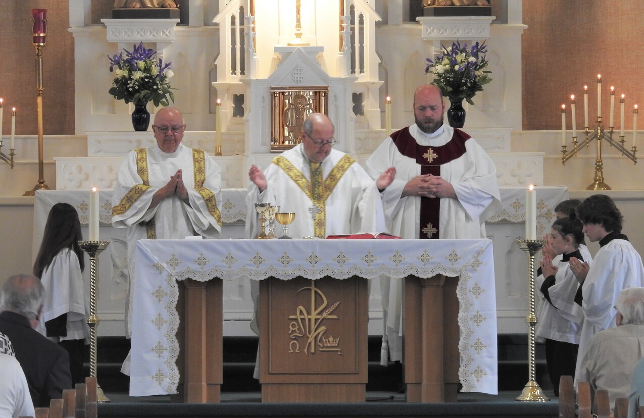 Father Peter Morris installed as pastor of SS. Peter and Paul, St. Anne parishes