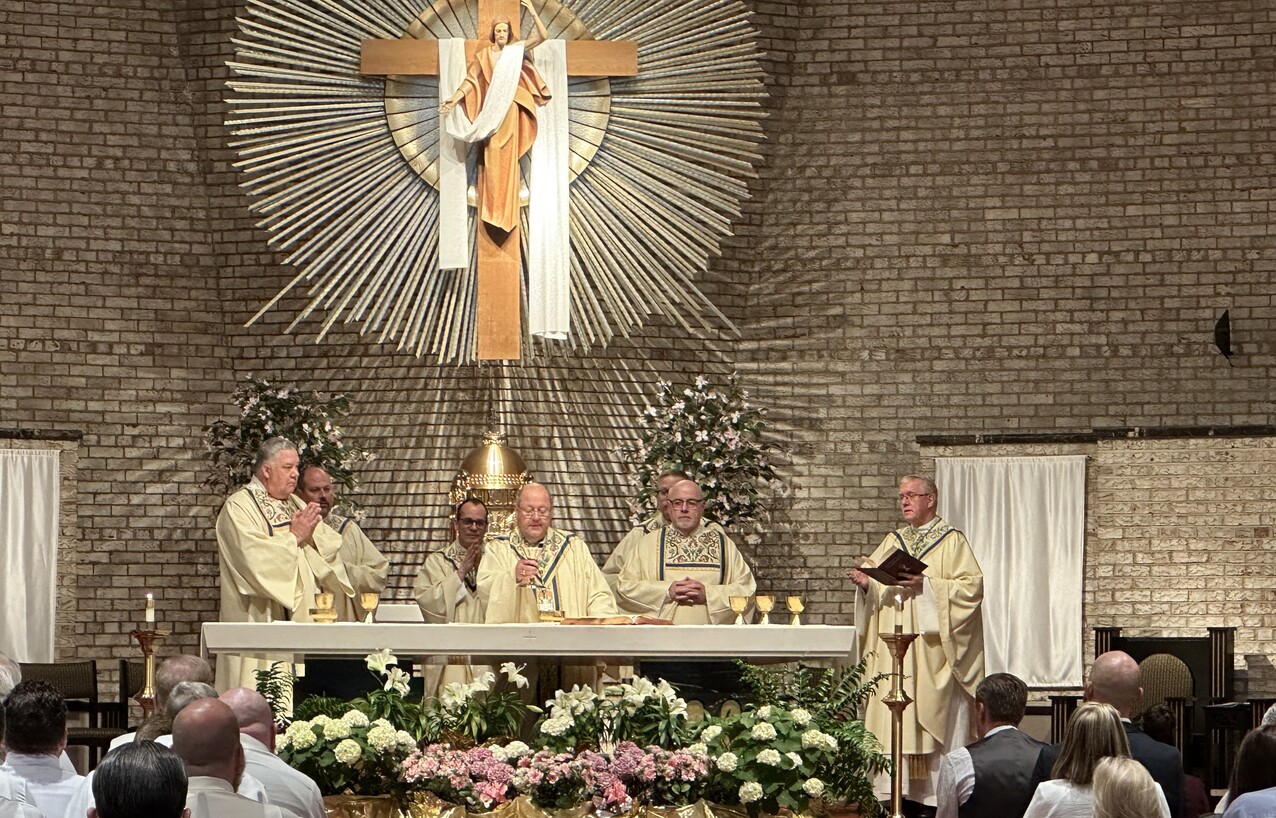 Diaconate community celebrates ordination jubilees at Mass, reception